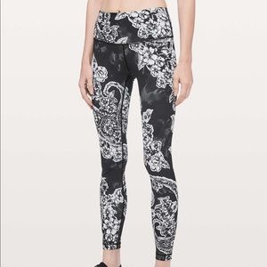 NWOT Lululemon Paisley Wunder Under 6 Luxtreme